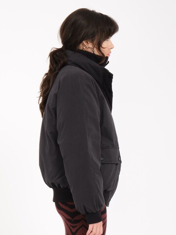 Volcom Between-Season Jacket 'SLEEPI' in Black