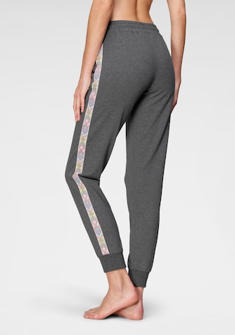 Effilé Pantalon BUFFALO en gris