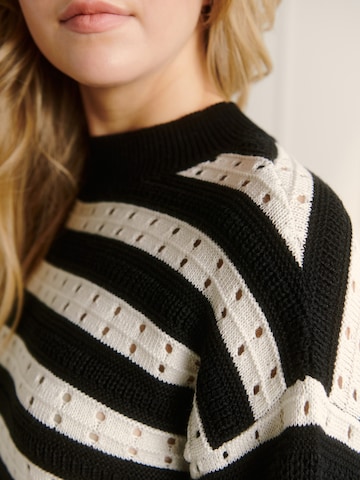 Guido Maria Kretschmer Women Sweater 'Flores' in Black: front