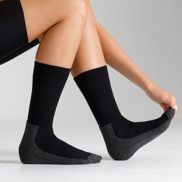 camano Athletic Socks in Black