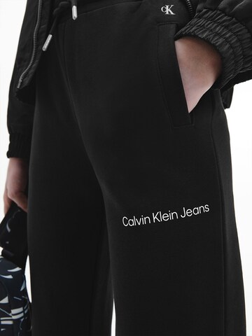 Calvin Klein Jeans Tapered Trousers in Black