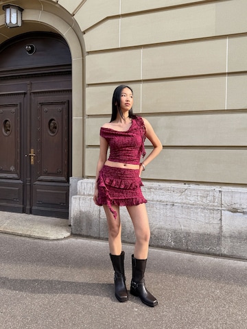 Top di Bershka in rosso