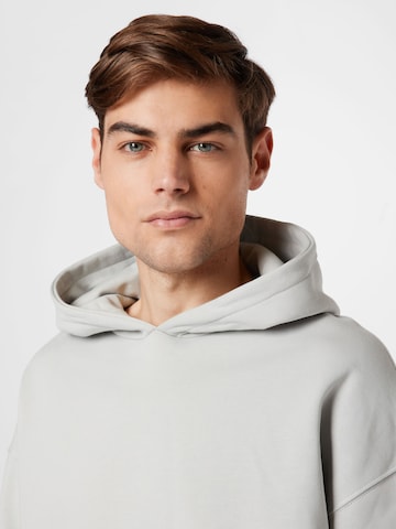 Kosta Williams x About You Sweatshirt in Grey