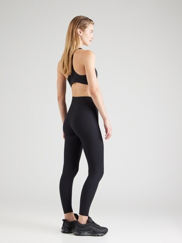 Skinny Pantaloni sportivi 'ZENVY' di NIKE in nero