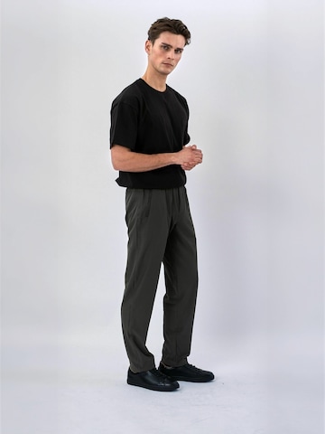 TEESHOPPEN Regular Pants ' Track ' in Grey