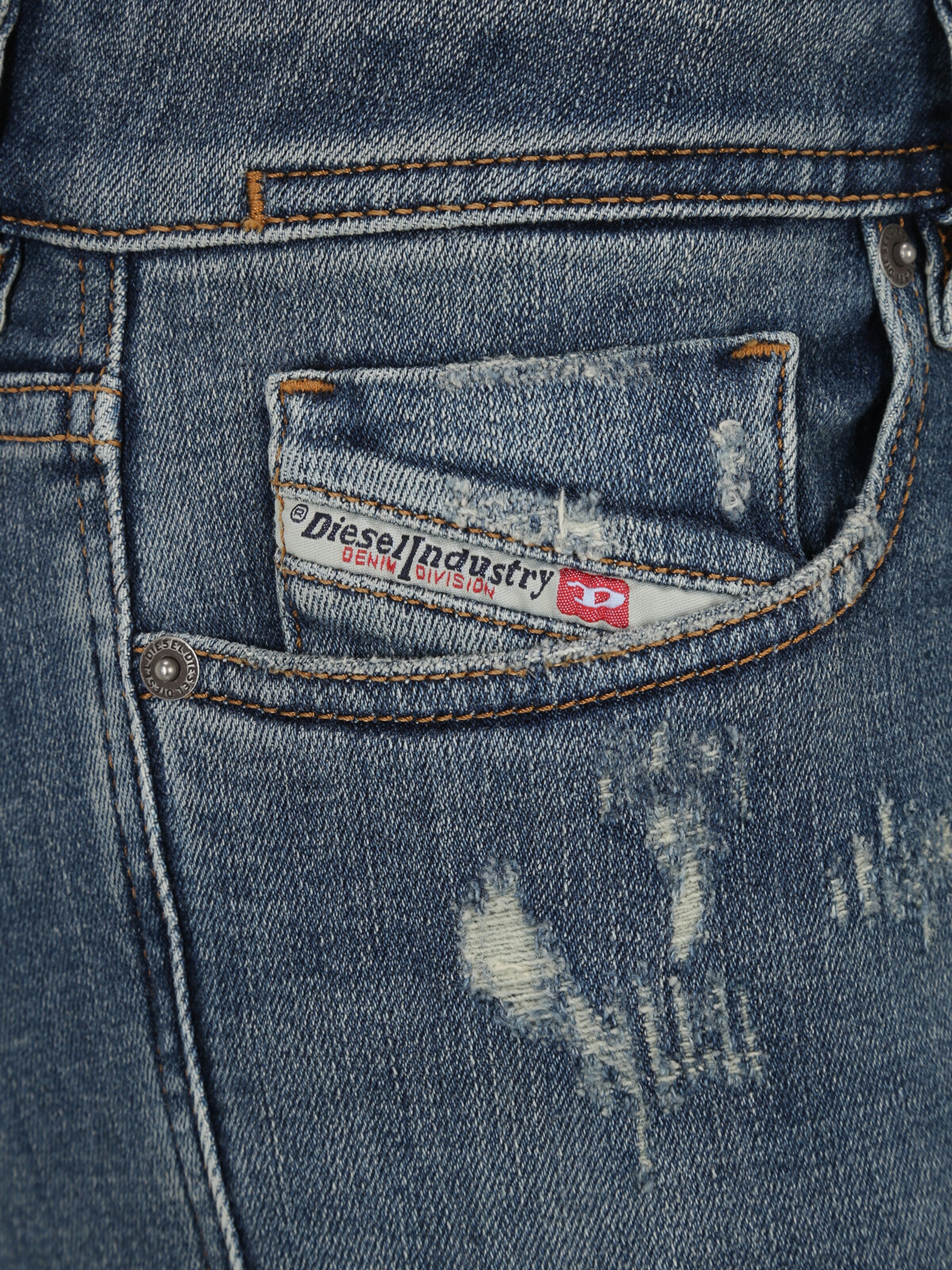 Coupe slim Jean DIESEL en bleu