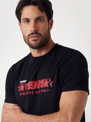 GUESS T-Shirt in Schwarz