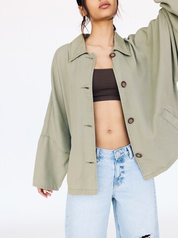Pull&Bear Övergångsjacka i grön