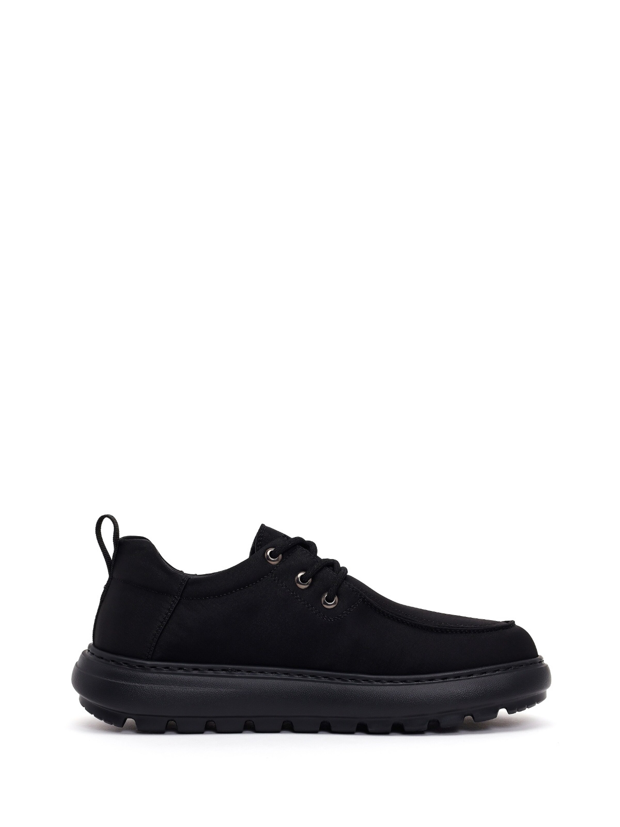 Derimod - Sapato com atacadores em preto