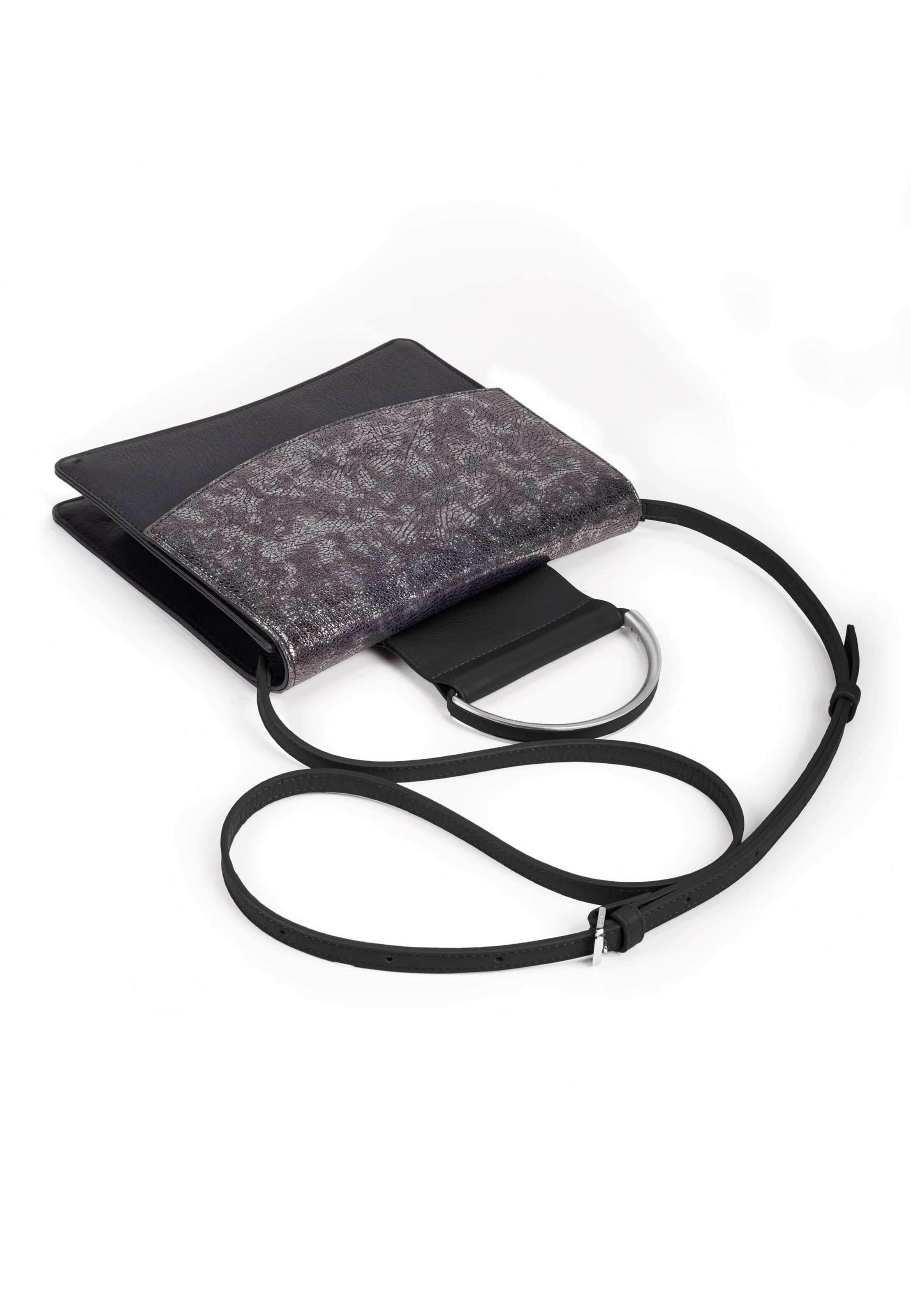 Gretchen Clutch 'Oyster Clutch Three' in Black