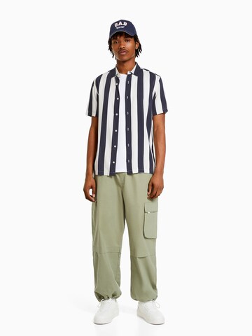 Bershka Regular Fit Hemd in Blau