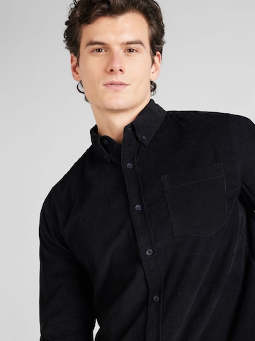 Coupe regular Chemise BURTON MENSWEAR LONDON en noir