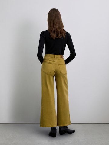 Scalpers Свободный крой Джинсы ' ' в Желтый