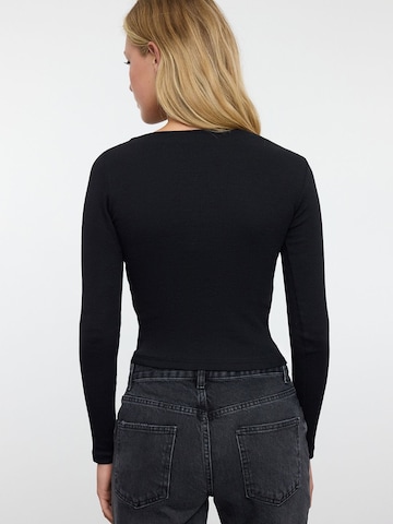 Trendyol Shirt in Black