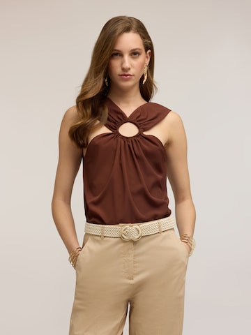 MOTIVI - Top en marrón