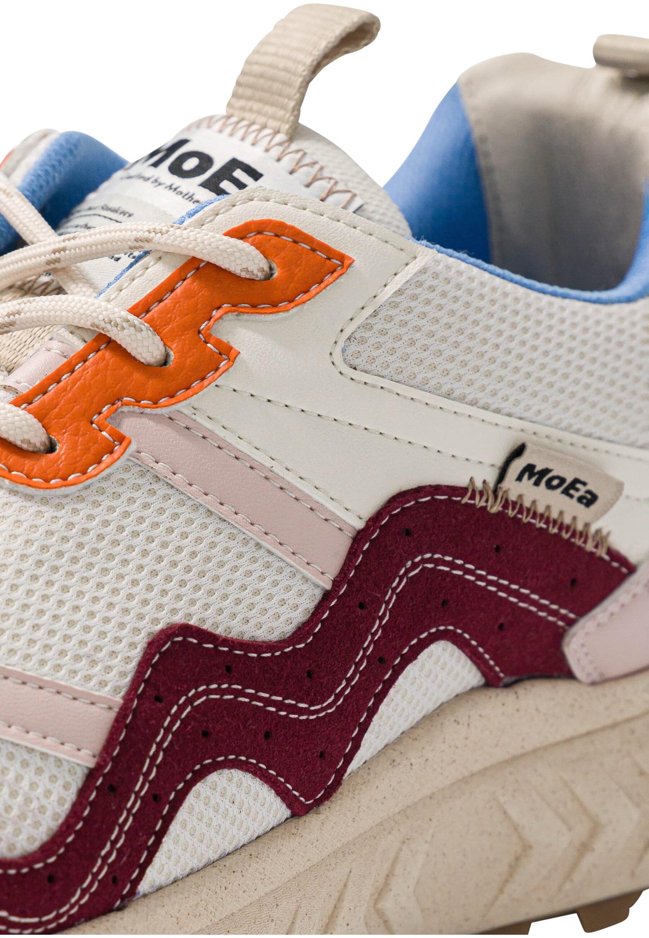 Sneaker bassa 'Gen7 - All In Coral' di MoEa in bianco