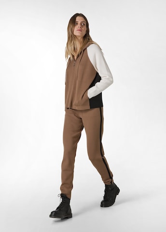 DEHA Regular Trousers in Brown