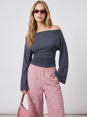 Hiccup Blouse in Grey