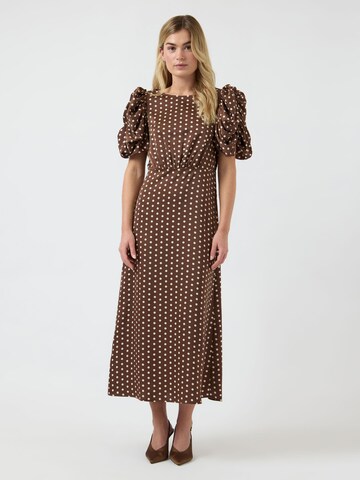 YAS - Vestido en marrón: frente