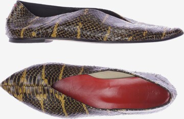 Aeyde Flats & Loafers in 41 in Yellow: front