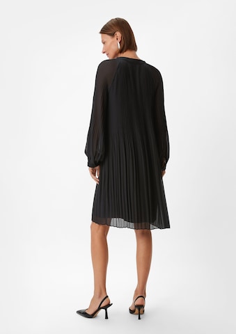 COMMA Kleid in Schwarz: Rückseite
