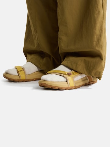 THE NORTH FACE Босоножки 'Explore' в Зеленый: спереди