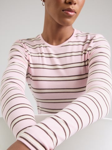 Tricou de la Tally Weijl pe roz