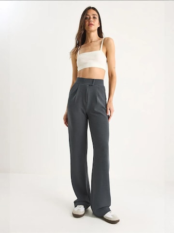 Loosefit Pantalon à pince Bianco Lucci en gris