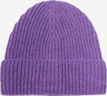 Bershka Beanie in Purple: front