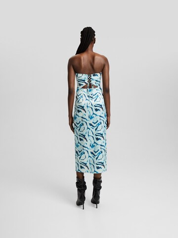 Robe de cocktail Bershka en bleu