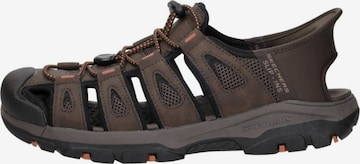 Sandales 'Slip-Ins: Relaxed Fit' SKECHERS en marron : devant