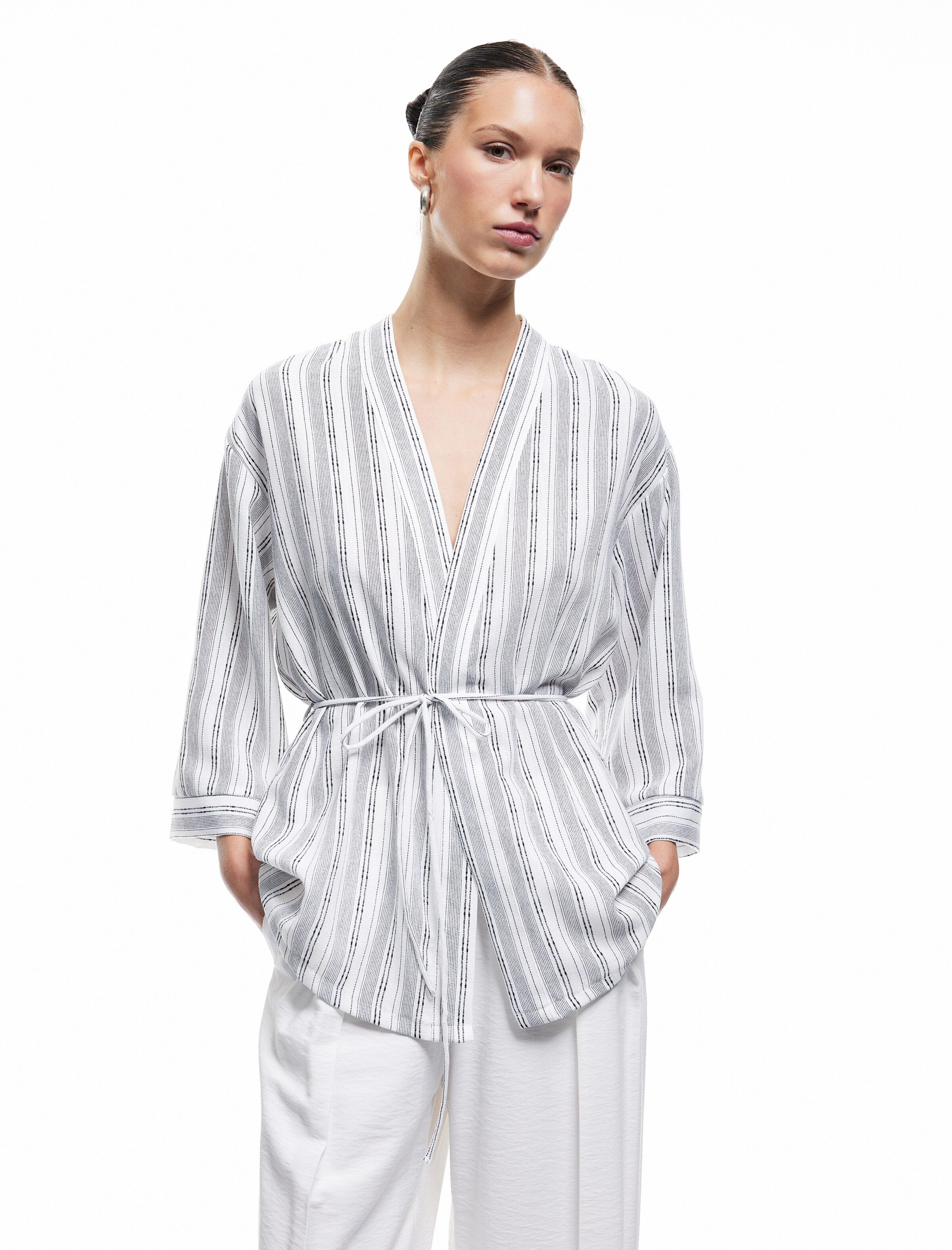 Koton Kimono in Schwarz: Vorderseite