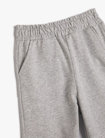 Koton Tapered Broek in Grijs
