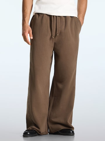 Bershka Baggy Nadrág - barna: elől