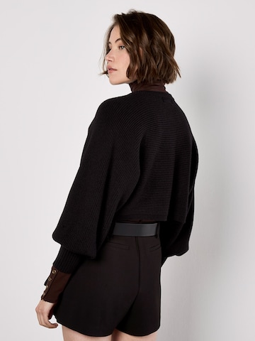 Cardigan ' ' Apricot en noir