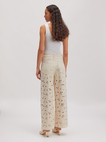 EDITED Bő szár Nadrág 'Tabea' - bézs