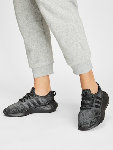 Synslinie køre Anonym ADIDAS ORIGINALS Sneakers 'Swift Run 22' in Black | ABOUT YOU