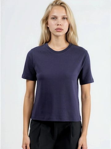 Busem T-Shirt in Blau: Vorderseite
