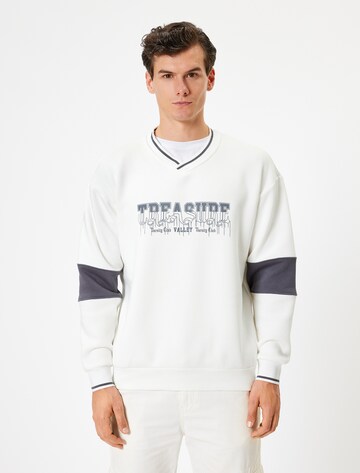 Koton Sweatshirt in White: front