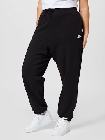 Effilé Pantalon de sport Nike Sportswear en noir : devant