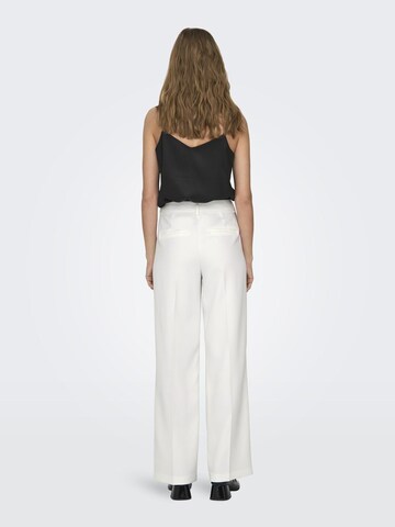 ONLY Loose fit Trousers with creases 'ELLY' in White