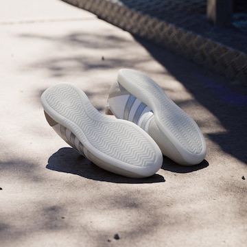Sneaker bassa 'Barreda' di ADIDAS SPORTSWEAR in bianco