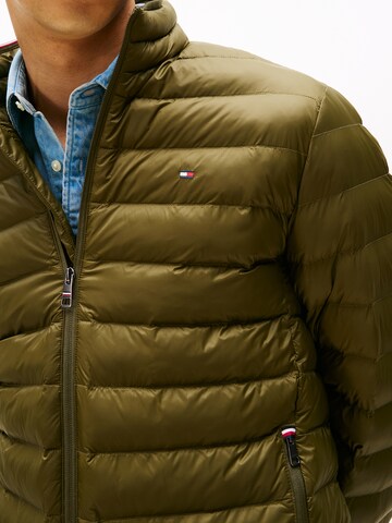 TOMMY HILFIGER Демисезонная куртка в Зеленый
