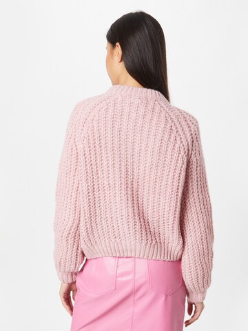 Geacă tricotată de la MSCH COPENHAGEN pe roz