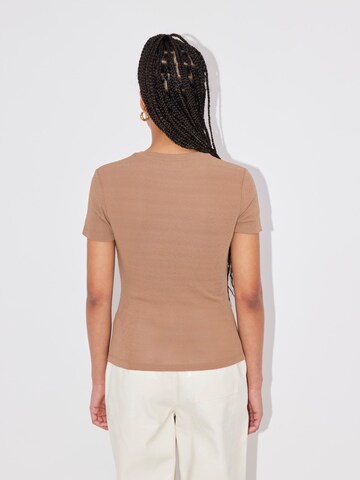 T-shirt 'Dunja' LeGer by Lena Gercke en marron