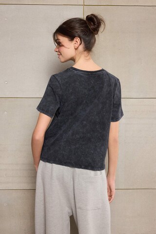 Tricou de la Trendyol pe gri
