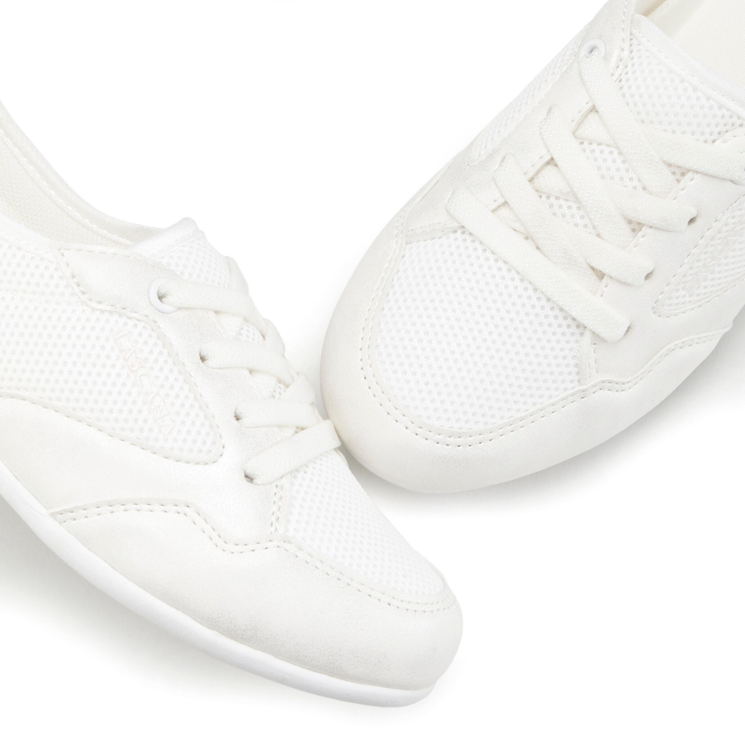 Baskets basses LASCANA en blanc