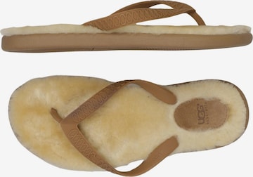 UGG Sandalen 41,5 in Beige: Vorderseite