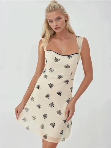 Hiccup - Vestido em branco: frente
