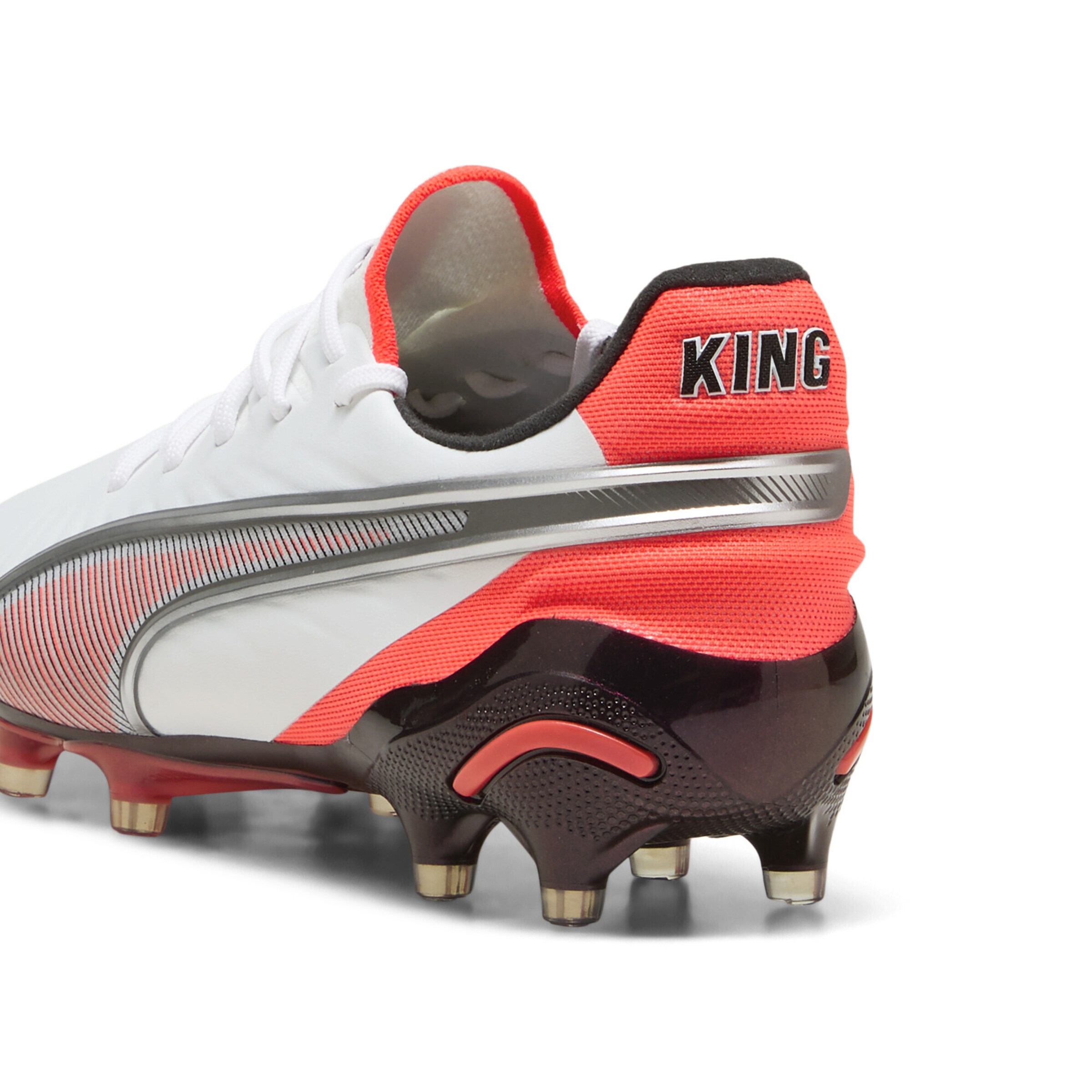 PUMA Soccer shoe 'King Ultimate' in White